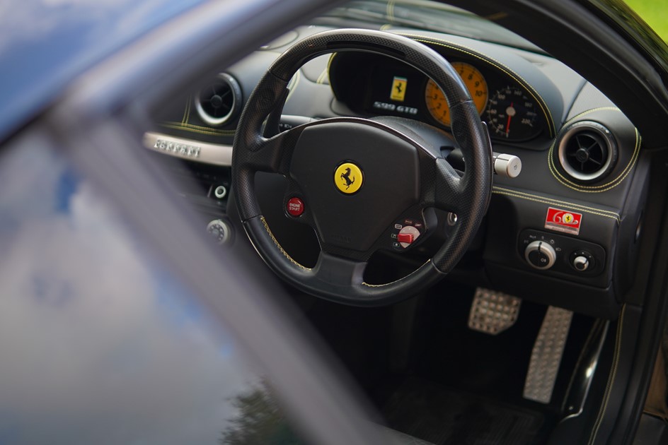 Paddlup Ferrari 599 GTB Interior 300