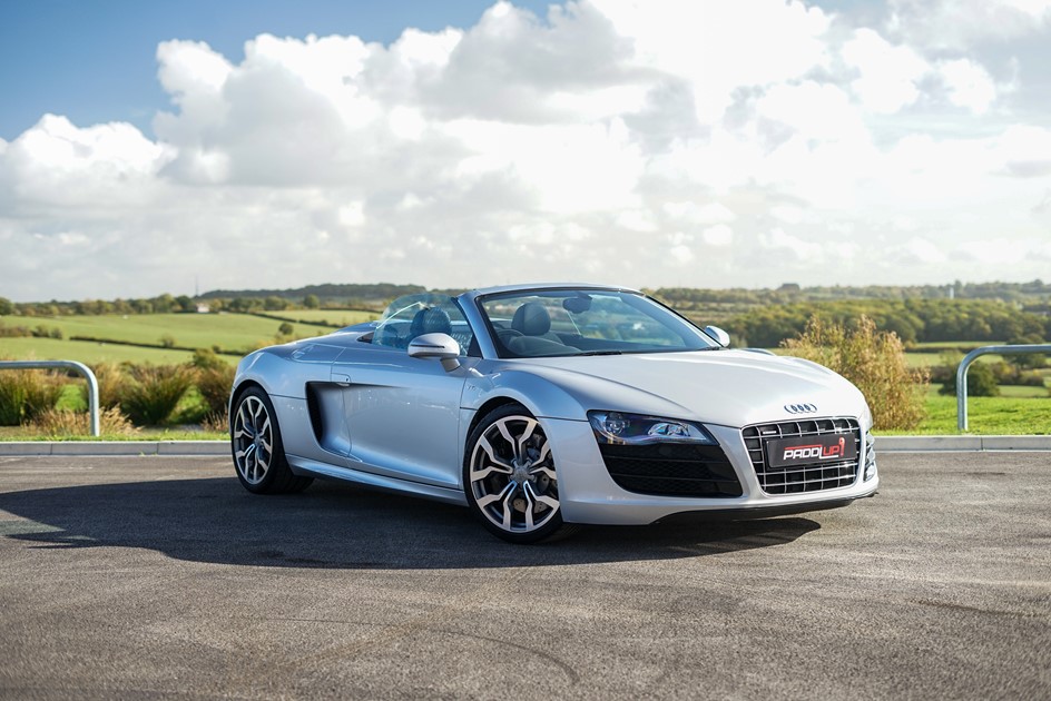 2010 Audi R8 V10 Spyder with 6-speed manual gearbox and Brooke racing exhaust