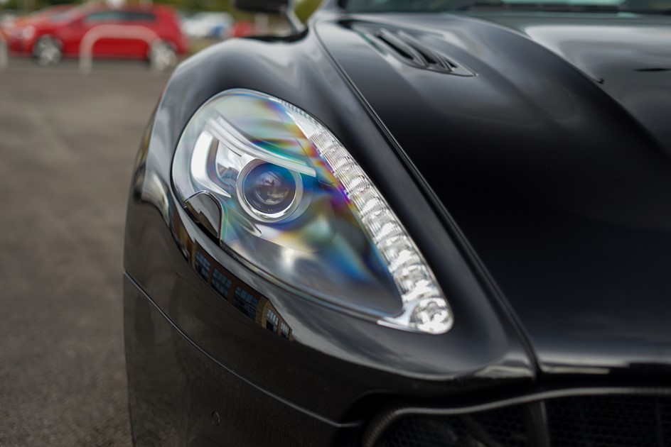 Aston Martin Vanquishs Black9