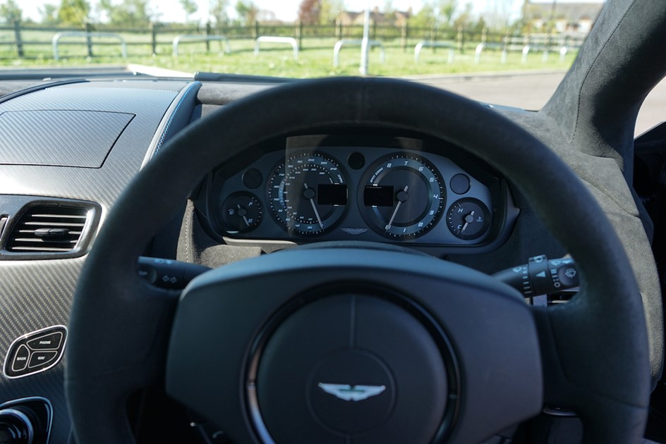 Aston Martin Vantage GT8 Paddlup 2022 73