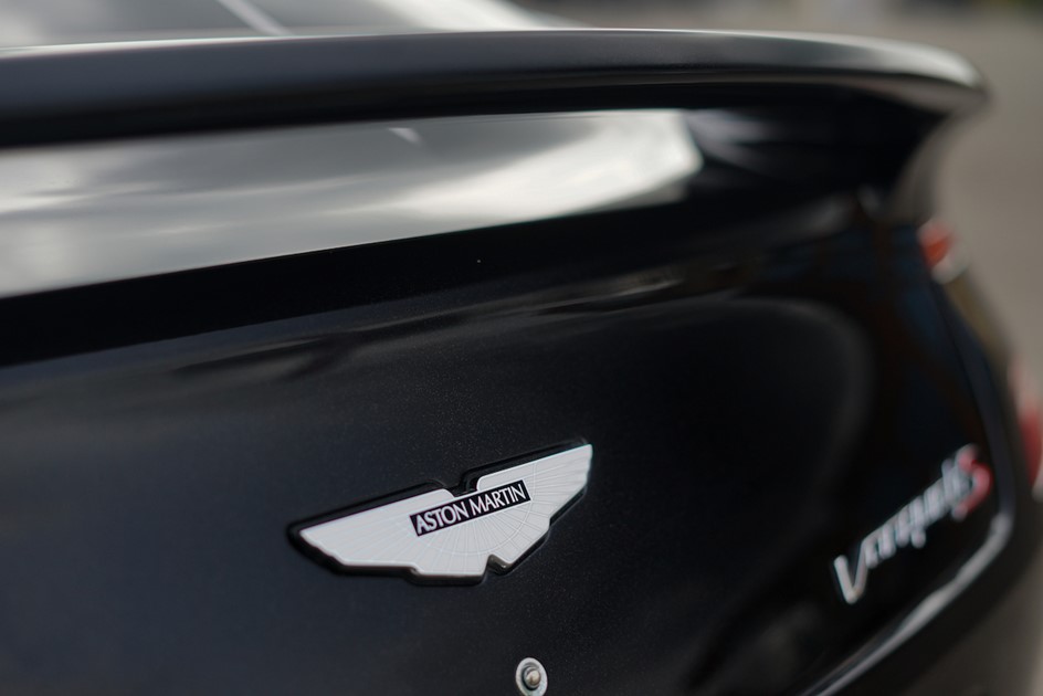 Aston Martin Vanquishs Black28