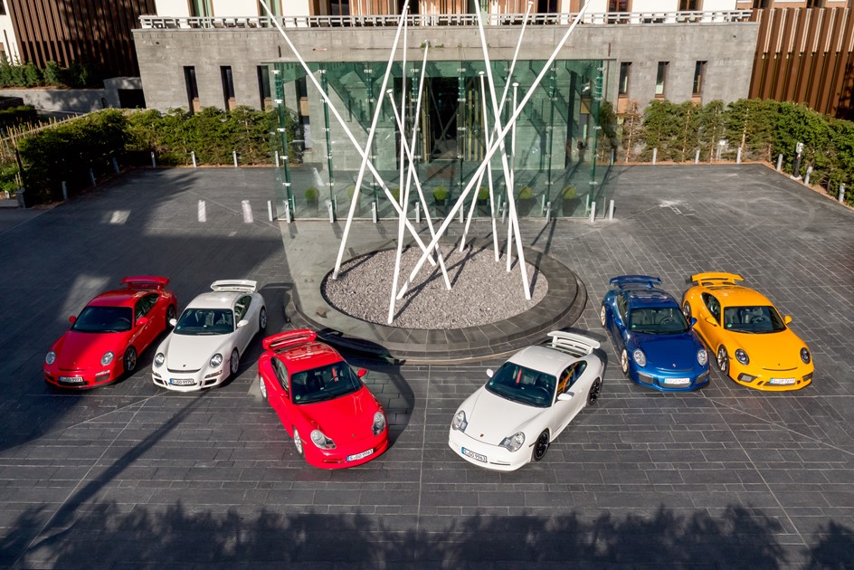 Several generations of Porsche 911 GT3 