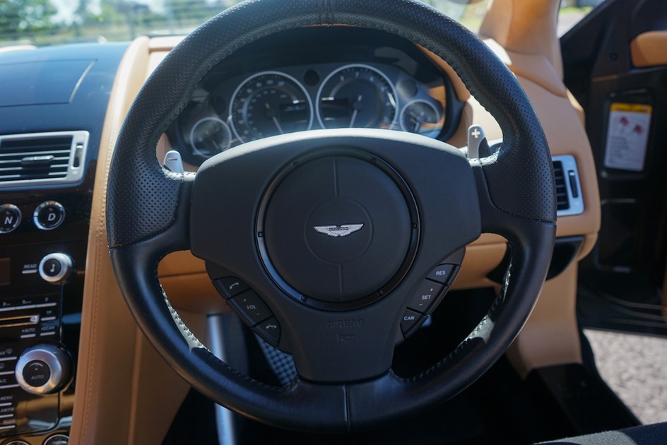 Aston Martin DBS Internal Paddlup 2022 69