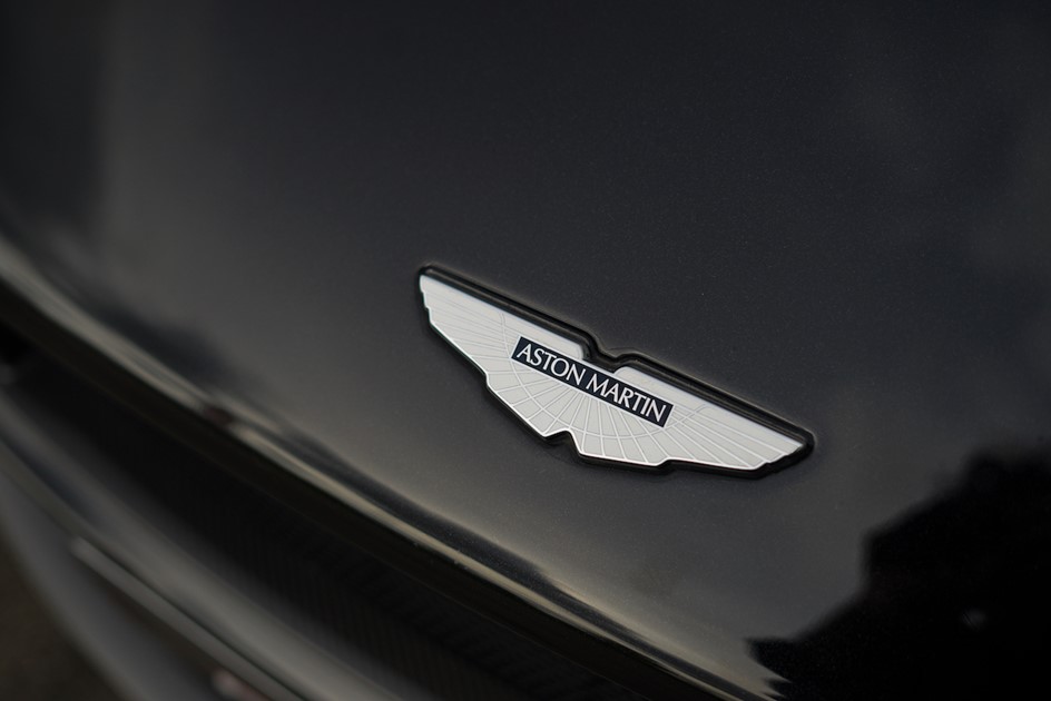 Aston Martin Vanquishs Black11