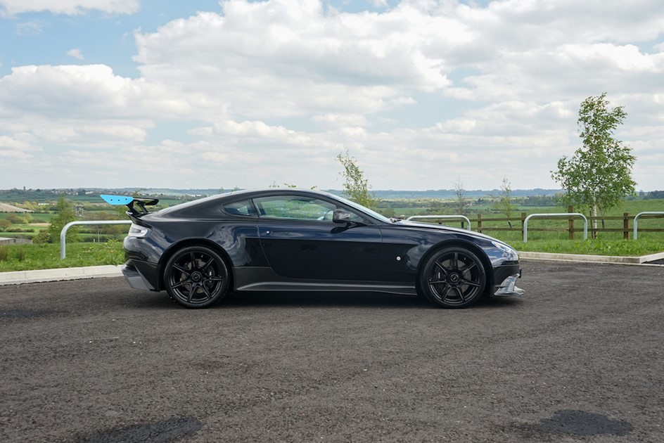 Aston Martin Vantage GT8 Paddlup 2022 80